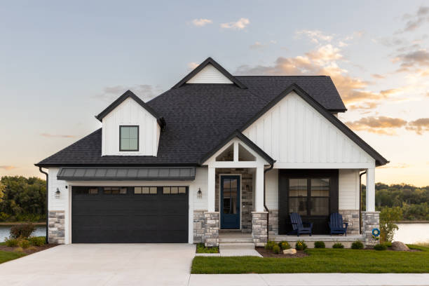 Best Roof Leak Repair  in Newark, IL
